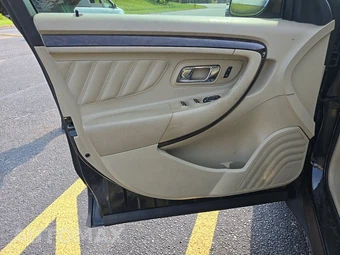 2014 Ford Taurus Limited - miniatura 9