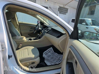 2014 Ford Taurus SE – miniatura 18