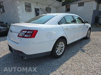 2014 Ford Taurus SE – miniatura 3