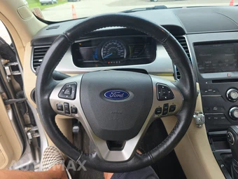 2014 Ford Taurus SEL - miniatura 10
