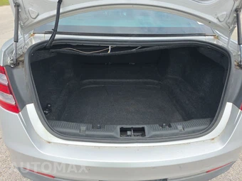 2014 Ford Taurus SEL - miniatura 16