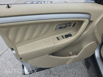 2014 Ford Taurus SEL - miniatura 9