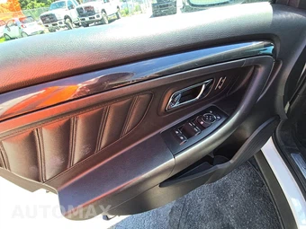 2014 Ford Taurus SHO - miniatura 9
