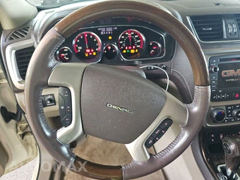 2014 GMC Acadia Denali 5SA – miniatura 10