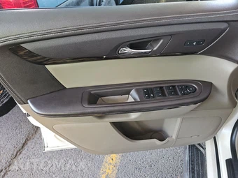 2014 GMC Acadia Denali 5SA – miniatura 9