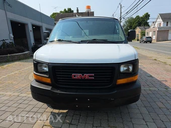 2014 GMC Savana 2500 Cargo Van 1WT 135.0" WB - miniatura 2
