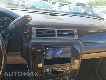 2014 GMC Yukon Denali 5SA – miniatura 11