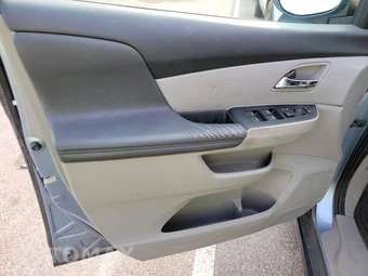 2014 Honda Odyssey EX-L 118.1" WB - miniatura 9
