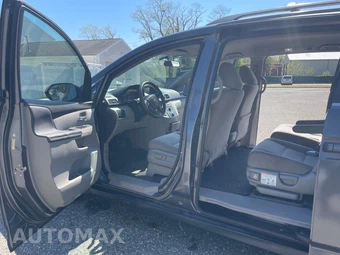 2014 Honda Odyssey LX 118.1" WB - miniatura 16