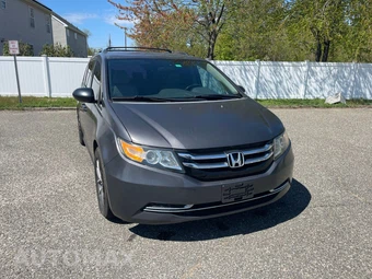 2014 Honda Odyssey LX 118.1" WB - miniatura 2