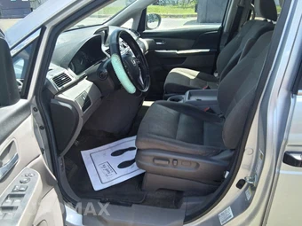 2014 Honda Odyssey LX 118.1" WB - miniatura 11