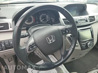 2014 Honda Odyssey Touring 118.1" WB – miniatura 10