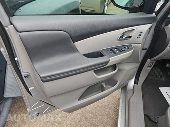 2014 Honda Odyssey Touring 118.1" WB – miniatura 9
