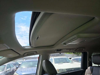 2014 Honda Odyssey Touring 118.1" WB - miniatura 11