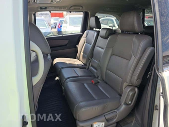 2014 Honda Odyssey Touring 118.1" WB - miniatura 13
