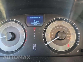 2014 Honda Odyssey Touring 118.1" WB - miniatura 9