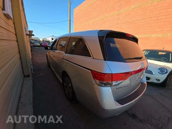 2014 Honda Odyssey Touring 118.1" WB - miniatura 2