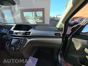 2014 Honda Odyssey Touring 118.1" WB - miniatura 20
