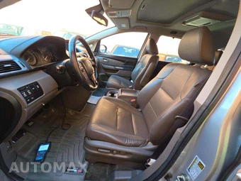 2014 Honda Odyssey Touring 118.1" WB - miniatura 6