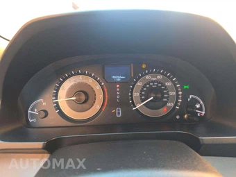 2014 Honda Odyssey Touring 118.1" WB - miniatura 9