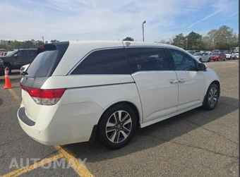 2014 Honda Odyssey Touring 118.1" WB - miniatura 13