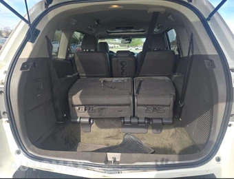 2014 Honda Odyssey Touring 118.1" WB - miniatura 14