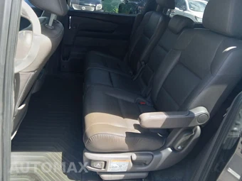 2014 Honda Odyssey Touring 118.1" WB - miniatura 11