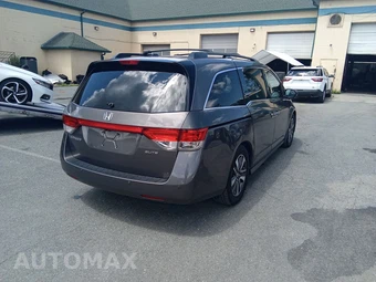 2014 Honda Odyssey Touring 118.1" WB - miniatura 4