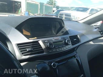 2014 Honda Odyssey Touring 118.1" WB - miniatura 8