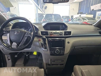 2014 Honda Odyssey Touring Elite 118.1" WB - miniatura 11