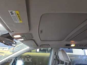 2014 Honda Odyssey Touring Elite 118.1" WB - miniatura 18