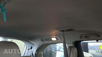 2014 Honda Odyssey Touring Elite 118.1" WB - miniatura 20