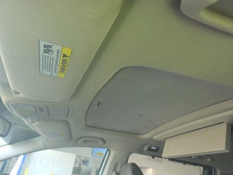 2014 Honda Odyssey Touring Elite 118.1" WB - miniatura 17