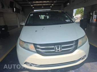 2014 Honda Odyssey Touring Elite 118.1" WB - miniatura 2