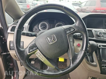 2014 Honda Odyssey Touring w/Navigation & RES – miniatura 10