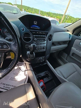 2014 Honda Pilot Touring w/Navigation & RES – miniatura 10