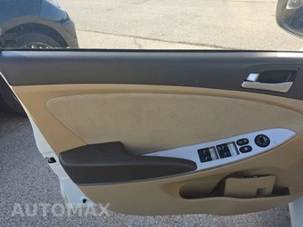 2014 Hyundai Accent GLS Sedan – miniatura 9