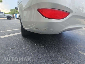 2014 Hyundai Accent GLS Sedan – miniatura 23