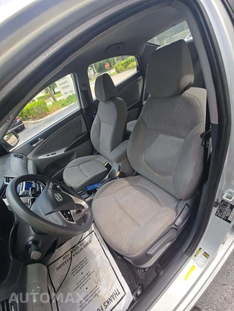2014 Hyundai Accent GLS Sedan – miniatura 3