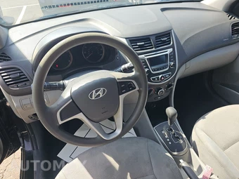 2014 Hyundai Accent GS Hatchback – miniatura 11