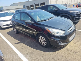 2014 Hyundai Accent GS Hatchback – miniatura 3