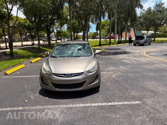 2014 Hyundai Elantra SE Sedan - miniatura 5