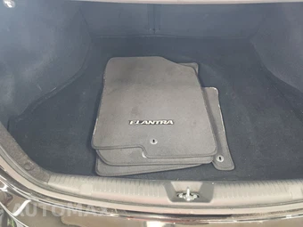 2014 Hyundai Elantra SE Sedan – miniatura 16