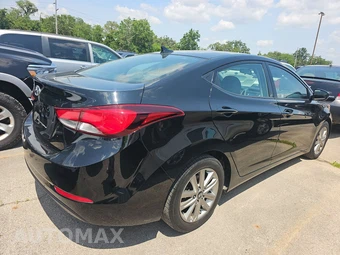 2014 Hyundai Elantra SE Sedan – miniatura 4
