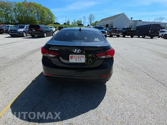 2014 Hyundai Elantra SE Sedan – miniatura 4