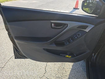 2014 Hyundai Elantra SE Sedan - miniatura 9