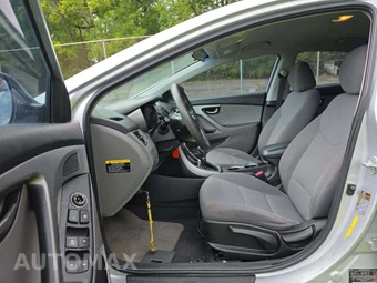 2014 Hyundai Elantra SE Sedan – miniatura 3