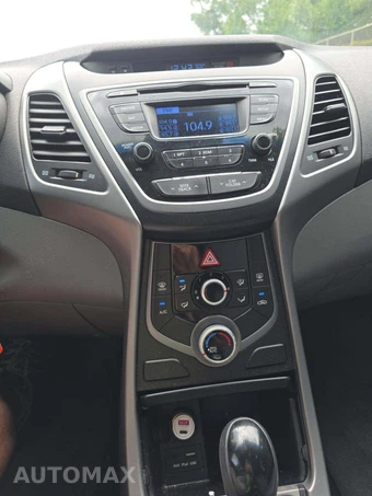 2014 Hyundai Elantra SE Sedan – miniatura 7