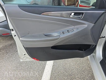 2014 Hyundai Sonata Hybrid – miniatura 9
