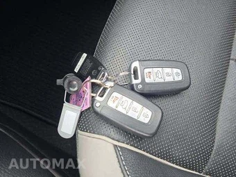 2014 Hyundai Veloster Turbo w/Black Interior – miniatura 8